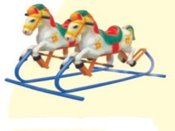 Bập bênh ngựa khớp đôi.